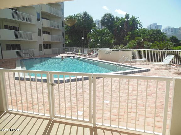 5th image of 3 Oceans West Blvd APT 3C6