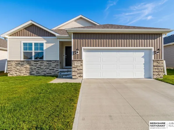 7111 S 205th St, Gretna, NE 68028