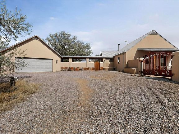 2nd image of 42 Pueblo Rd