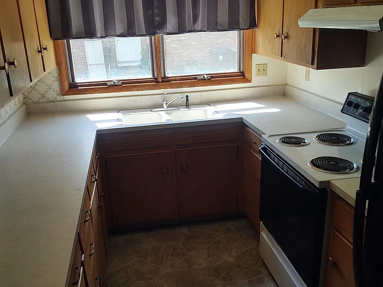 881 Columbus St #3 — Photo 2