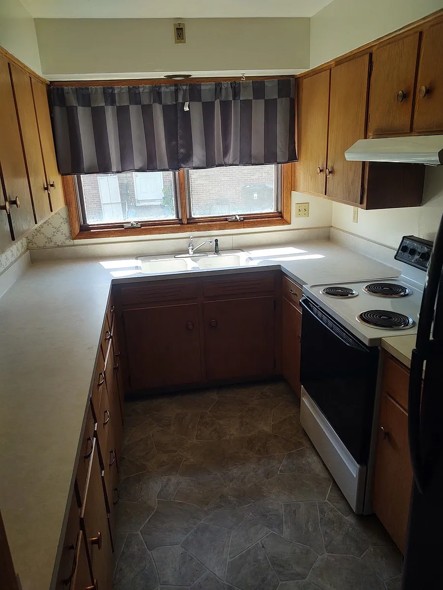 Building Photo - 881 Columbus St #3
