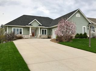 W234N7905 Mallard Ct, Sussex, WI 53089