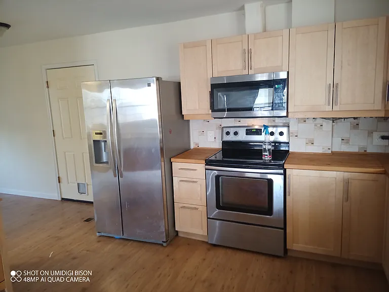 501 NE 4th St — Photo 19