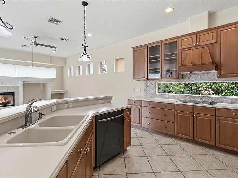 8310 Tivoli Dr — Photo 9