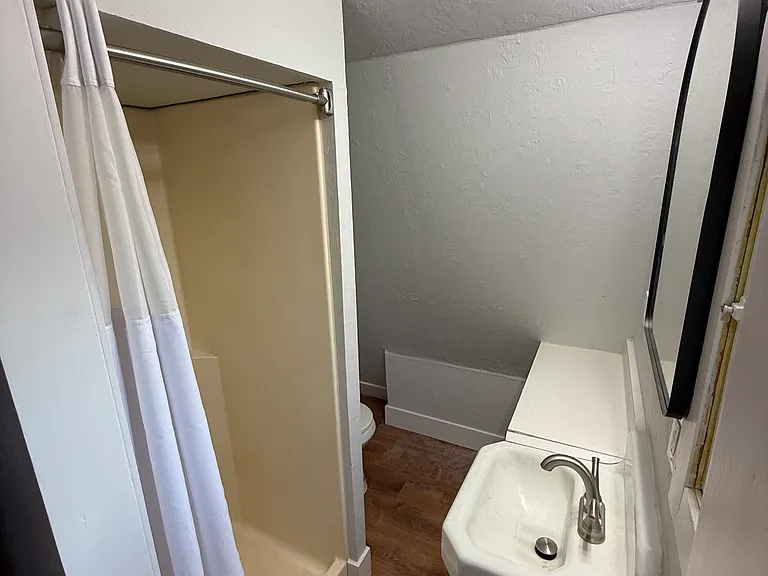 ADU upstairs bathroom