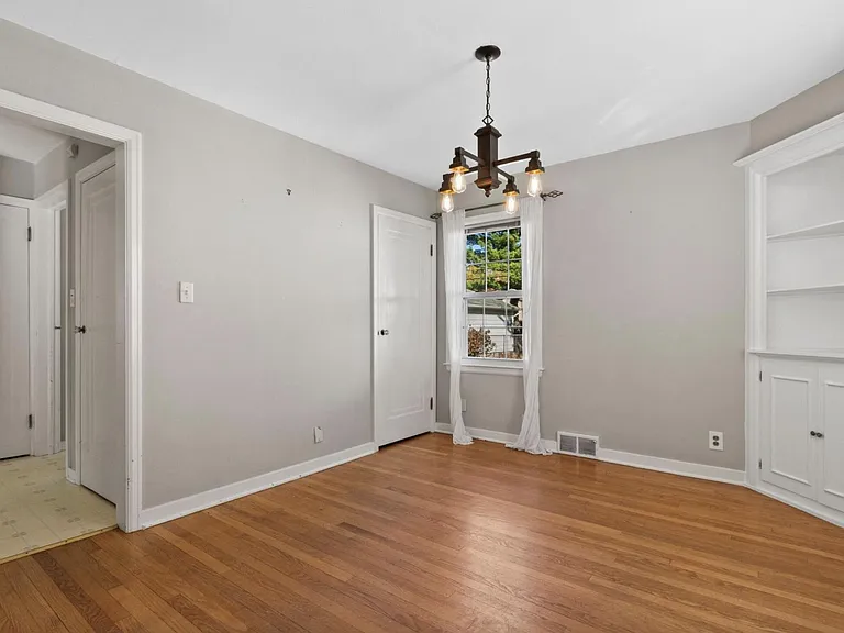 4918 N Berkeley Blvd — Photo 10