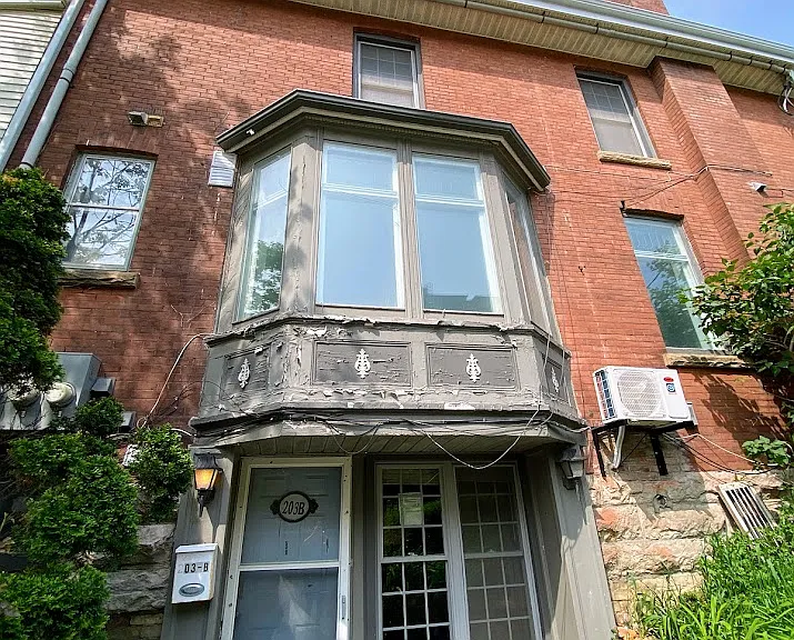 203 Elmwood Ave E — Photo 16