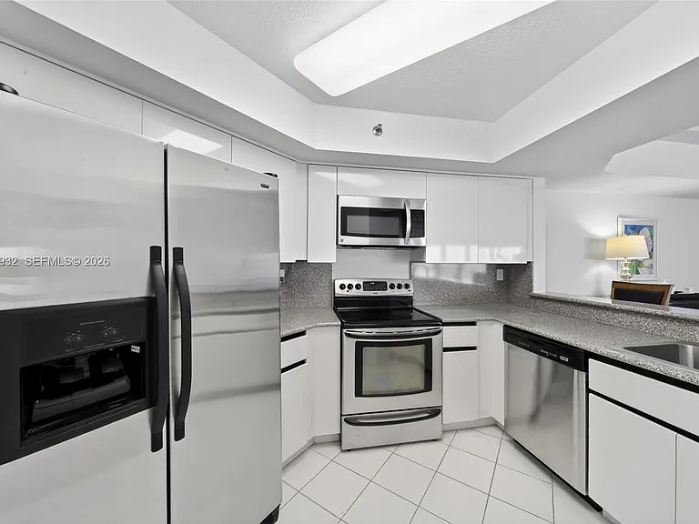 6767 Collins Ave #1609 — Photo 15
