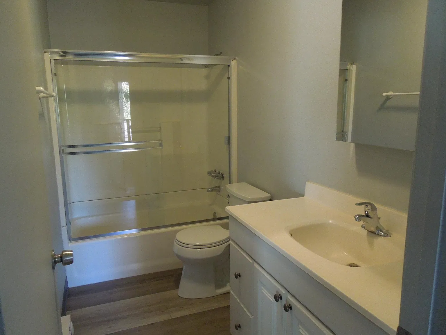 2 bed, 900 sqft, $1,695 — Photo 3
