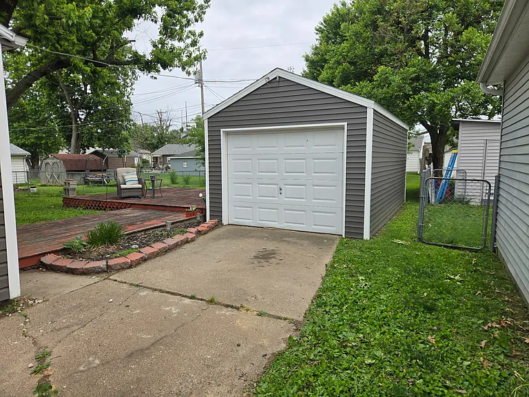1819 Highland Dr N — Photo 5