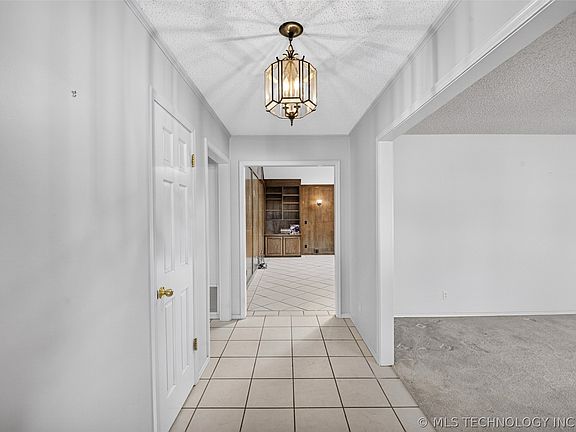 5th image of 2423 Chapel Hill Ct