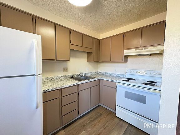 4th image of 1050 17th Ave APT 11