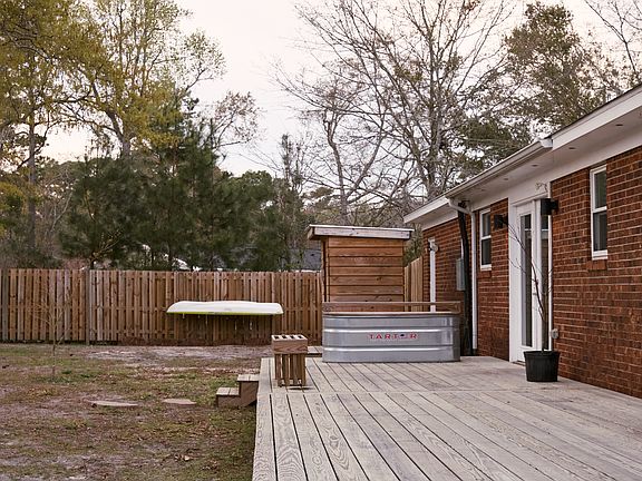 4th image of 409 Rheims Way