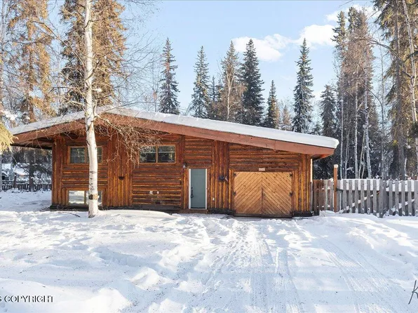 2420 Schutzen St, North Pole, AK 99705