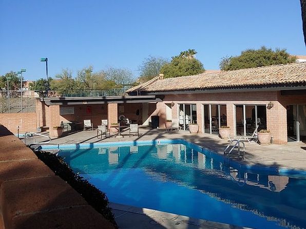 5521 N Arroyo Grande Dr