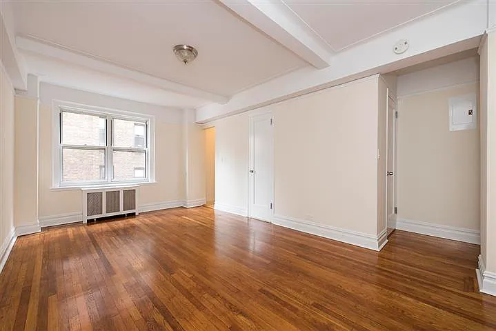 304 W 75th St #7F — Photo 1