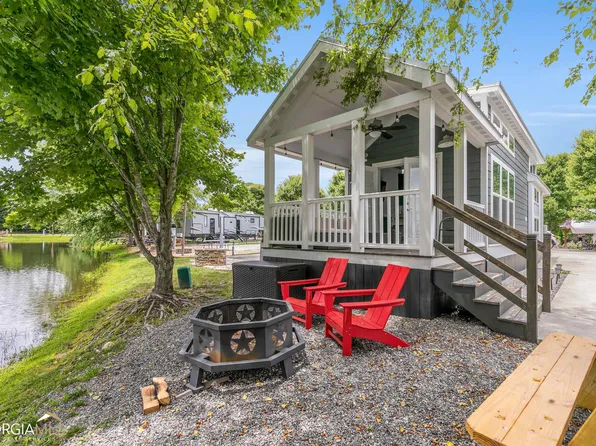 13 Mountain Meadows Cir, Morganton, GA 30560