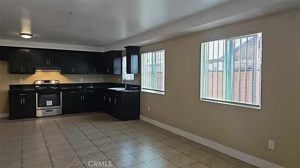 5 bed, 1765 sqft, $3,700 — Photo 1