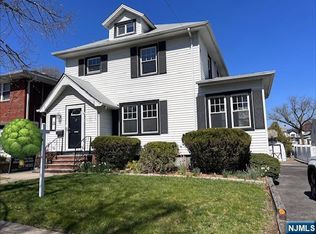 891 Ray Ave, Ridgefield, NJ