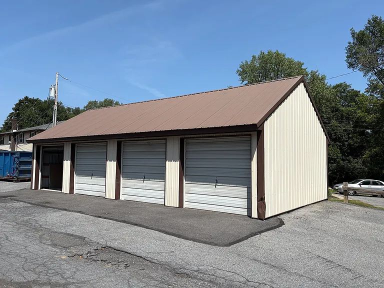 Garage available (additional fees)