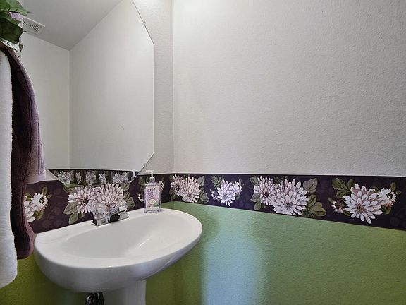 5th image of 125 Lago Grande Dr
