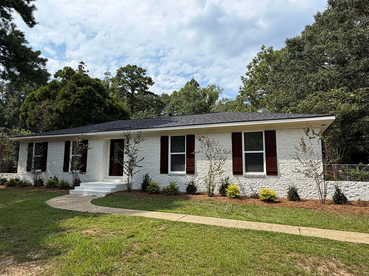 4 bed, 2.0 bath, 2000 sqft, $2,200 — Photo 1