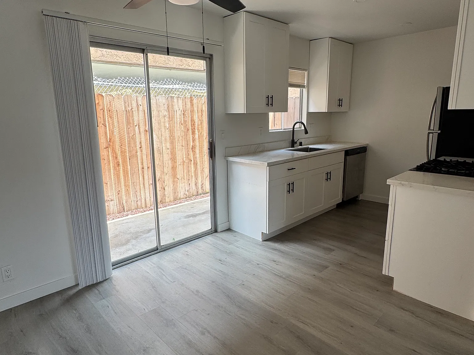 2 bed, 1.5 bath, 985 sqft, $2,850 — Photo 2