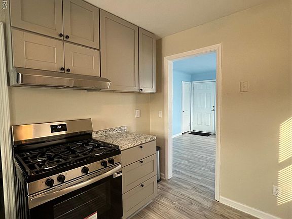 5th image of 26159 Stanford St