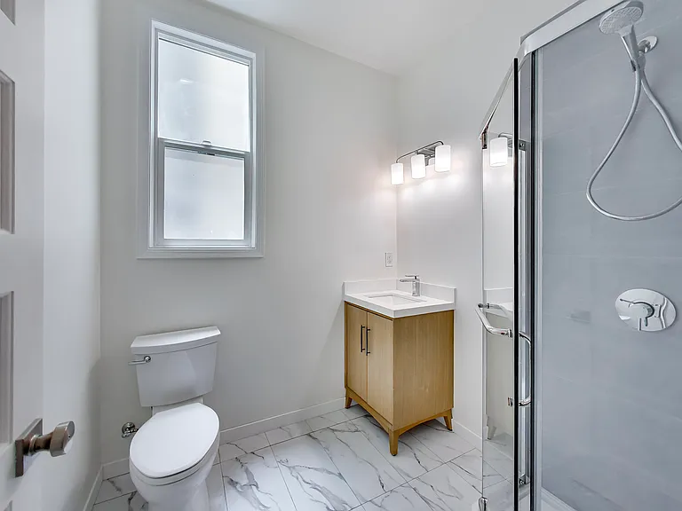 554A Natoma St #A — Photo 7