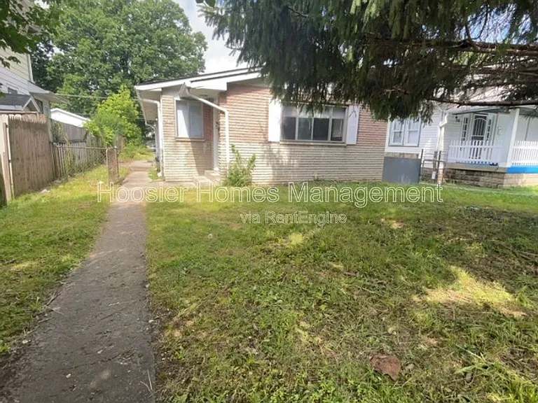 712 N Linwood Ave — Photo 1