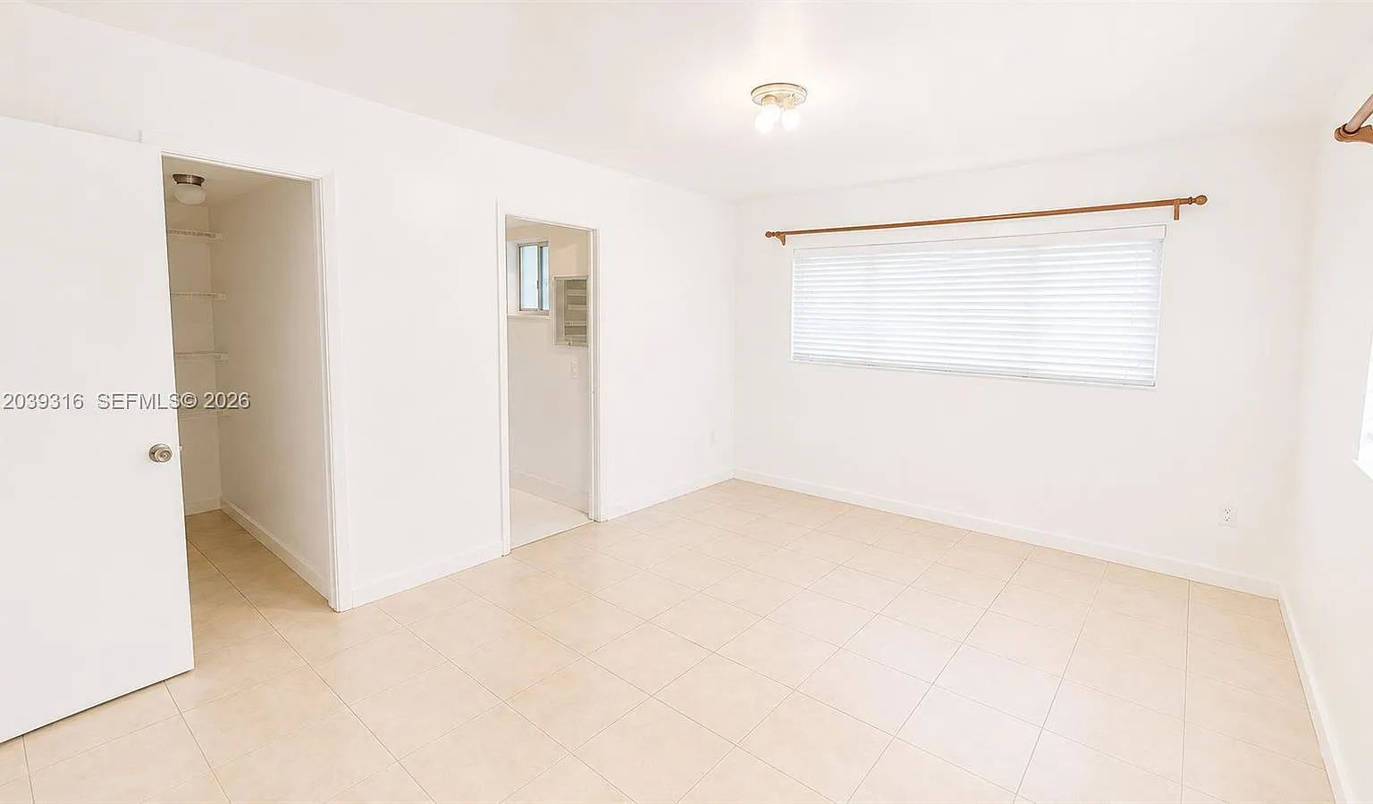 3 bed, 1040 sqft, $2,600 — Photo 2