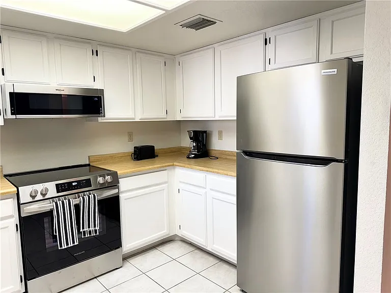 1800 Clubhouse Dr #K90 — Photo 10