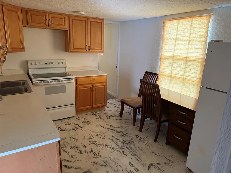8556 Berkley Dr — Photo 1