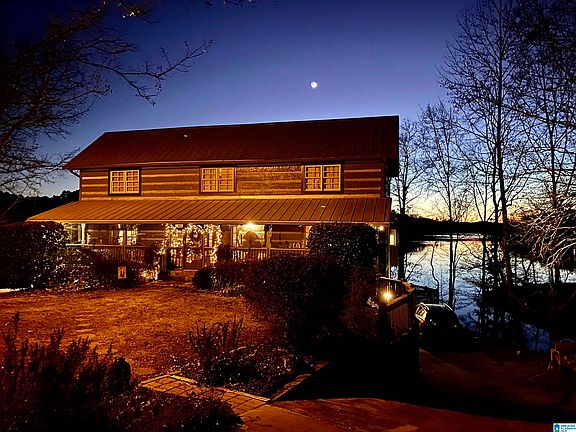 3rd image of 389 Ridge Dr