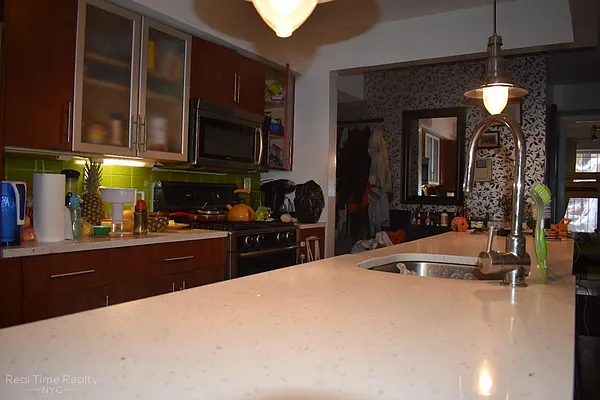 Sold by Realtime Realty NYC LLC | media 1