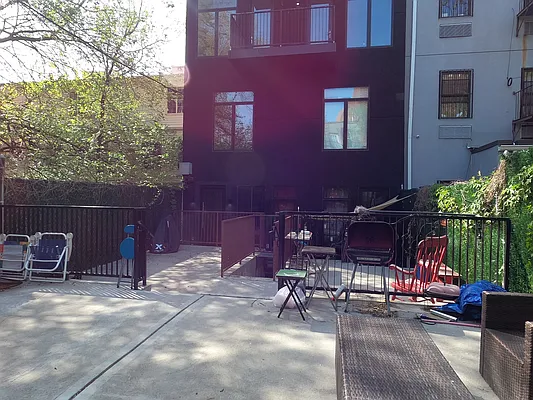 Rented by ERNY LLC | media 11