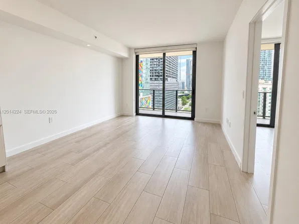 45 SW 9th St APT 1104, Miami, FL 33130
