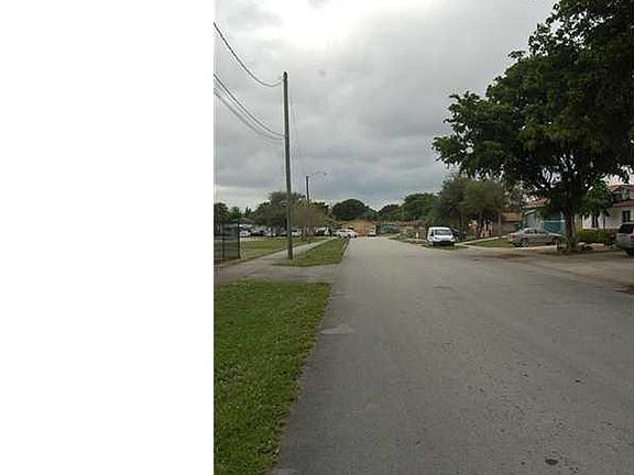 5th image of 2831 NW 11th Pl