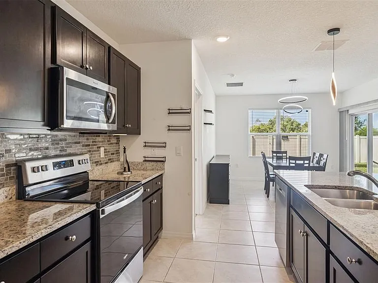 544 Park Place Blvd — Photo 7