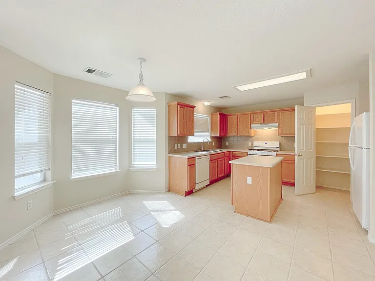 11313 Los Comancheros Rd — Photo 8