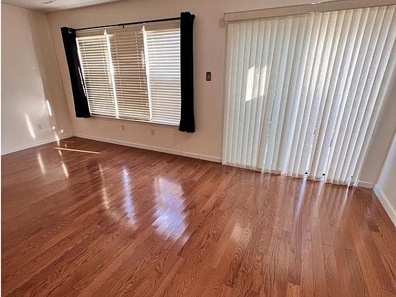 3rd image of 3303 Sterling Rd