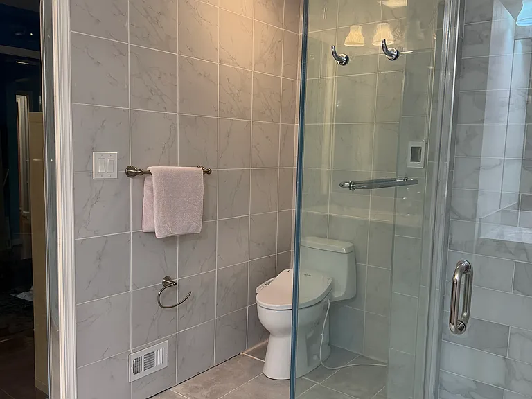 1736 Crestview Dr — Photo 33