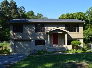 1617 N Chester Rd, Hixson, TN 37343