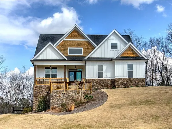 64 Roberson Dr NE, Cartersville, GA 30121