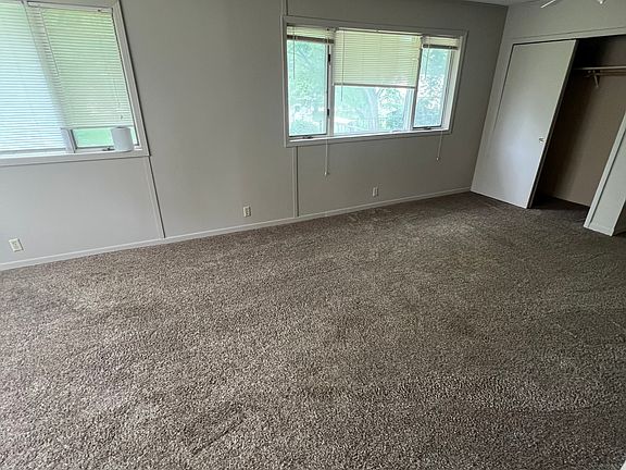 4th image of 112 Cherry Hills Ct