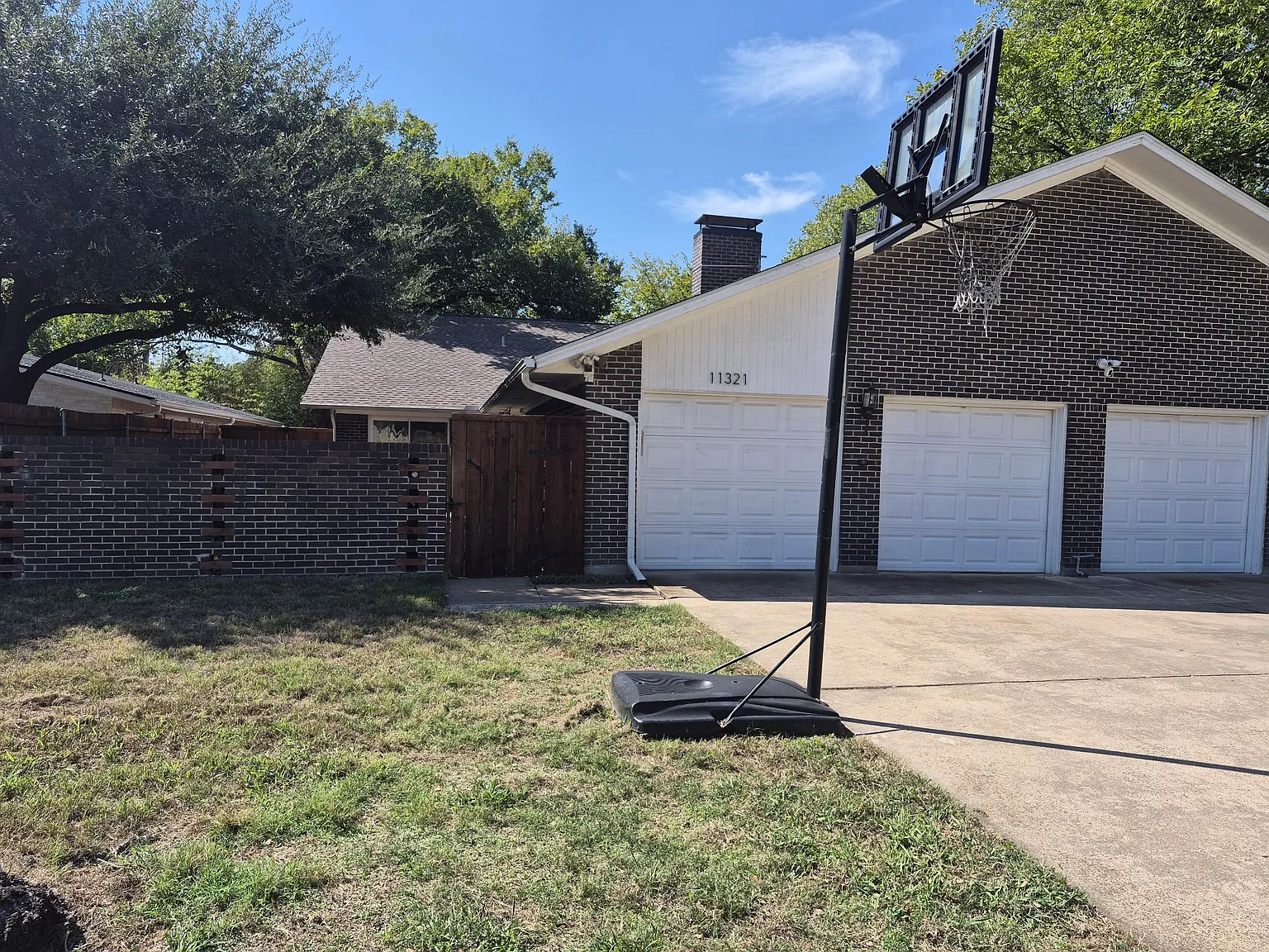 3 bed, 1836 sqft, $2,800 — Photo 1