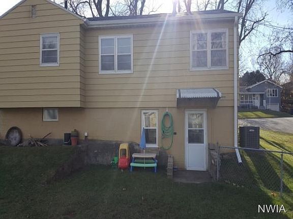 3rd image of 3207 Davis Ave