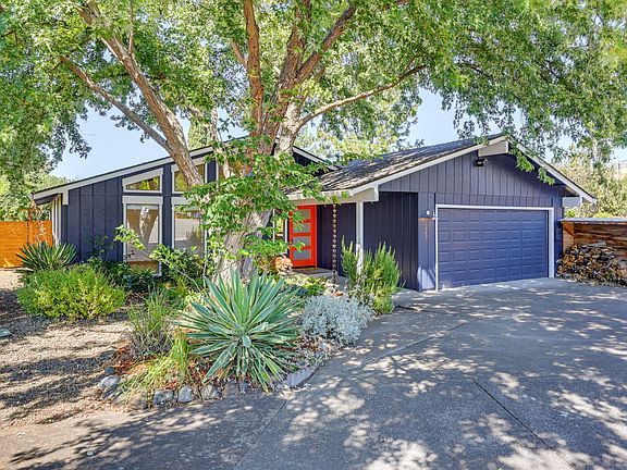 2nd image of 123 Cypress Cir