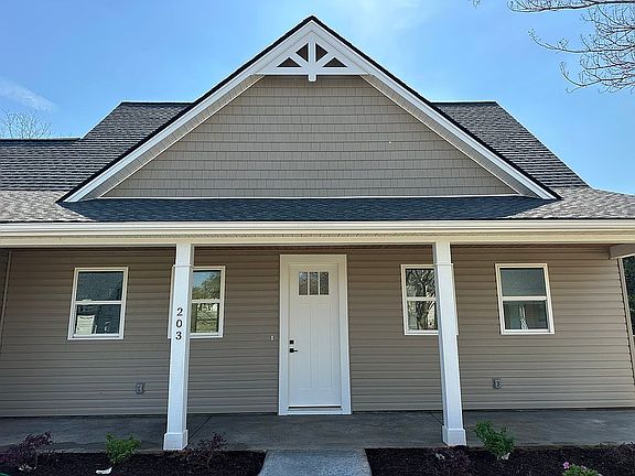 2nd image of 203 Delano Ave