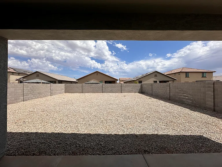 17832 W Daley Ln — Photo 16